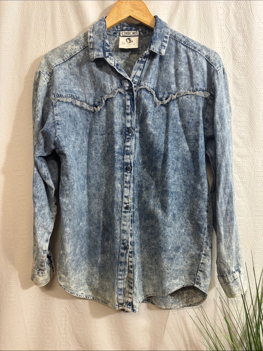 Vintage Made in the USA Cherokee 1980s Acid Wash button down western style lace